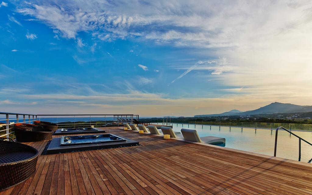 Kensington Jeju Hotel Esterno foto The Sky Bar