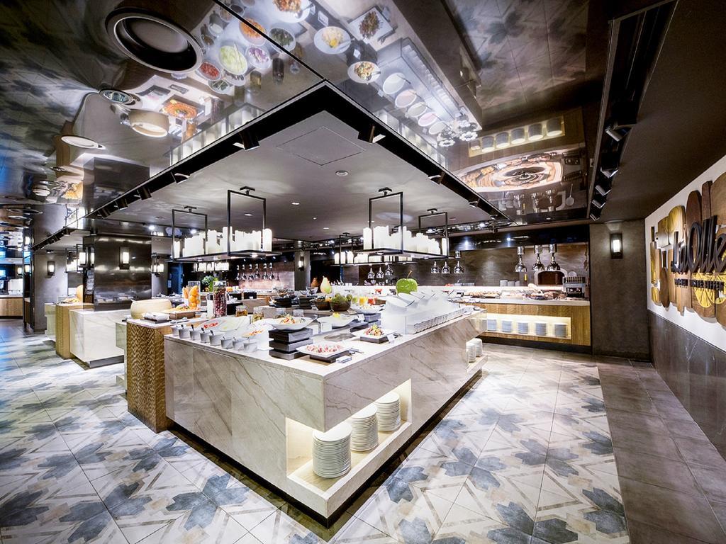 Kensington Jeju Hotel Esterno foto The buffet at the 1018 restaurant