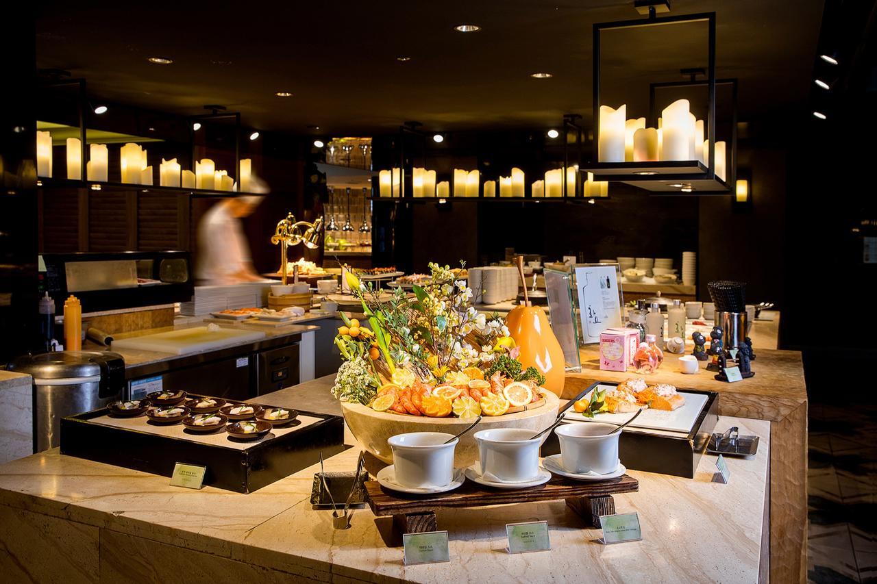 Kensington Jeju Hotel Esterno foto The buffet at the hotel