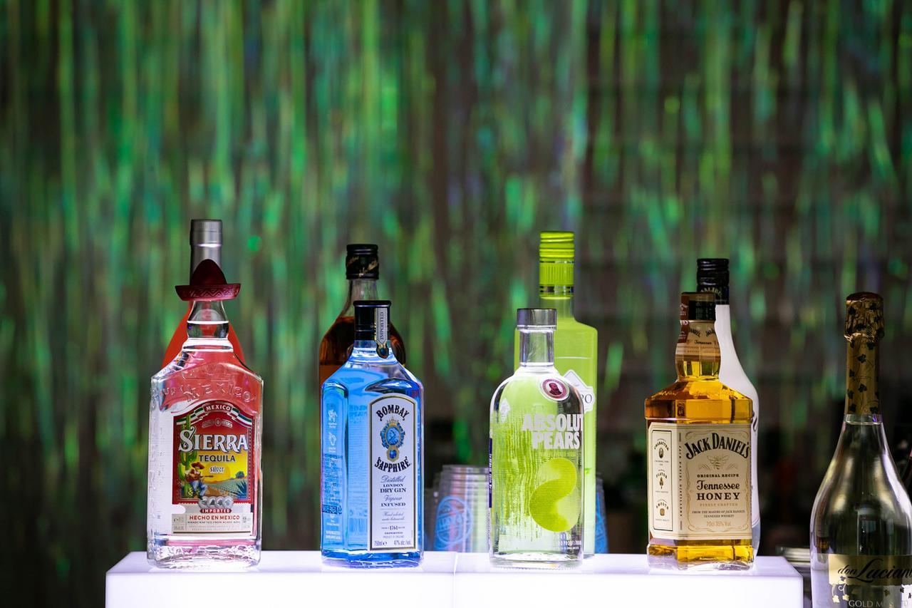 Kensington Jeju Hotel Esterno foto Sierra Tequila, G'Vine, Tanqueray, and Jack Daniel's